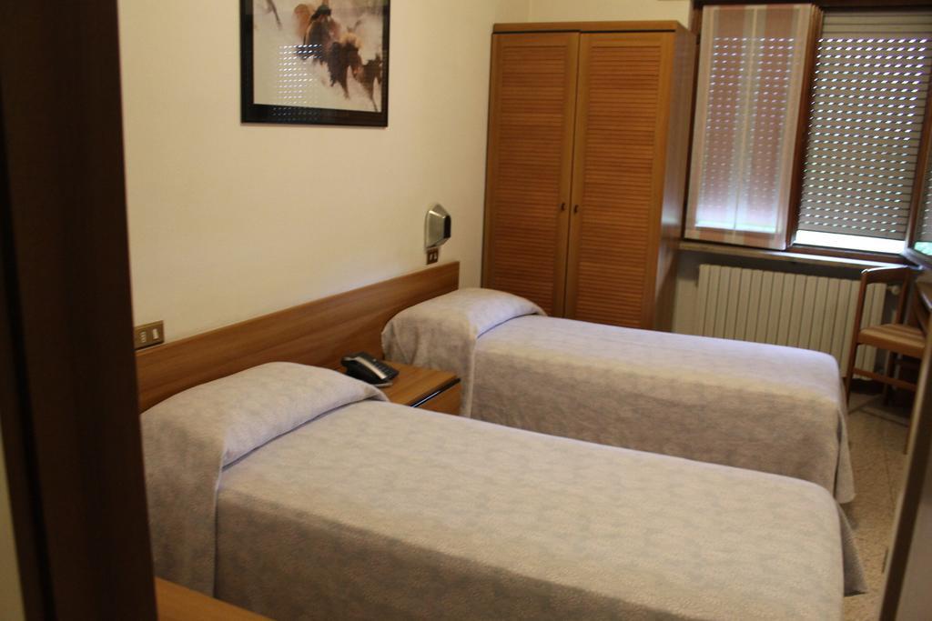 Hotel O'Scugnizzo 2 Belluno Cameră foto