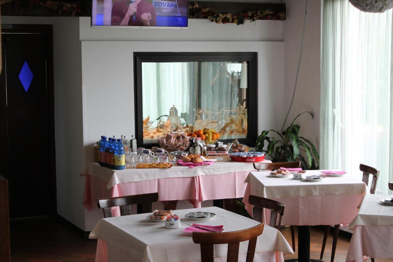 Hotel O'Scugnizzo 2 Belluno Exterior foto
