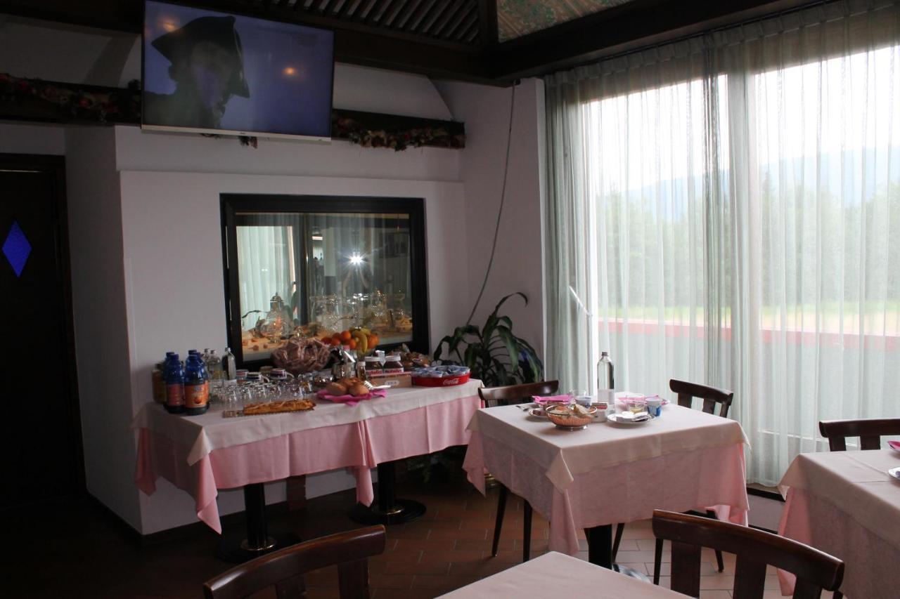 Hotel O'Scugnizzo 2 Belluno Exterior foto