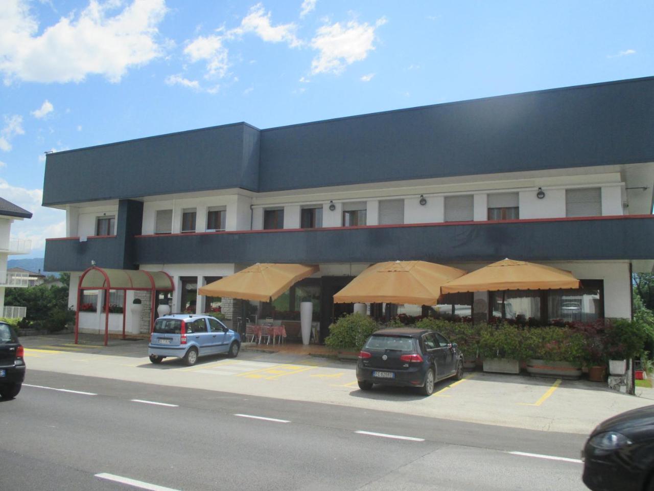 Hotel O'Scugnizzo 2 Belluno Exterior foto